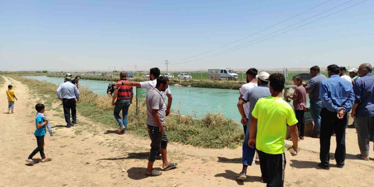 Şanlıurfa’da Otomobil Sulama Kanalına Devrildi: 5 Kişi Kurtarıldı, 1 Kişi Kayıp