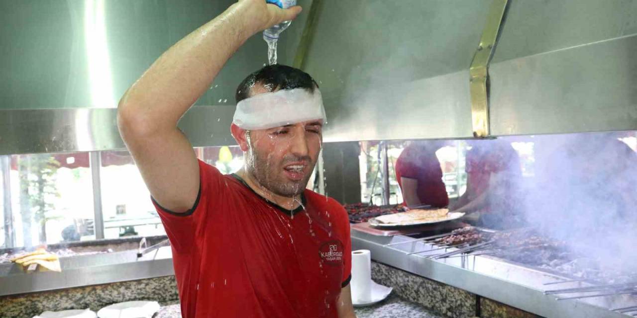 Kebapçılar Sıcak Havada Böyle Serinledi