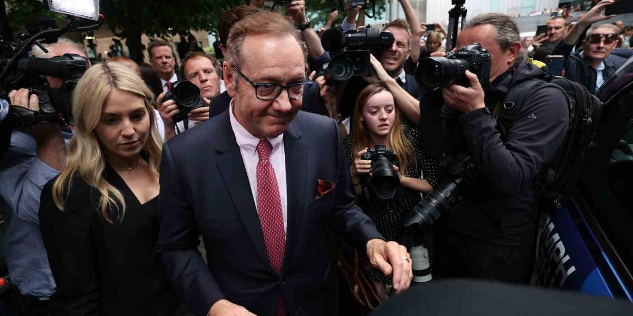 Abd’li Ünlü Aktör Spacey, İngiltere’de Hakkındaki 9 Cinsel Taciz Suçlamasından Beraat Etti