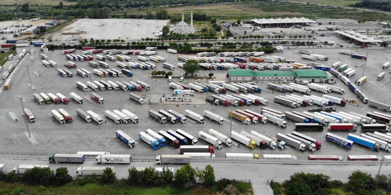 Kapıkule Sınır Kapısı’nda Tır Dorsesinde 2 Kaçak Göçmen Ölü Bulundu