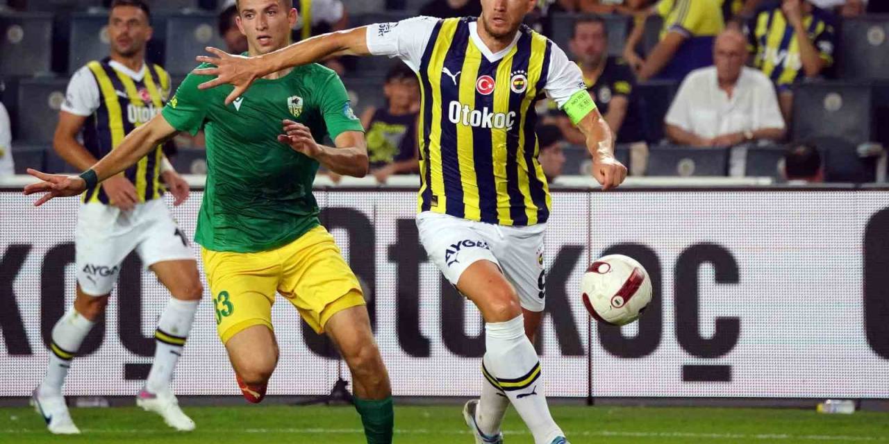 Uefa Avrupa Konferans Ligi: Fenerbahçe: 2 - Zimbru: 0 (ilk Yarı)