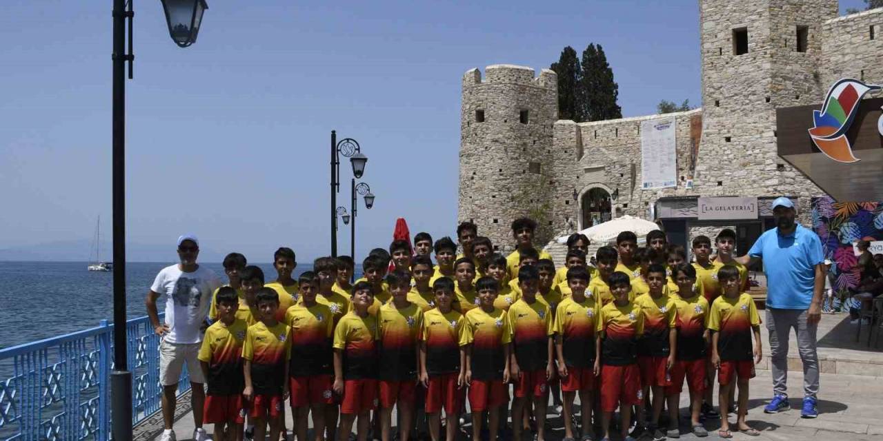 Kuşadası Belediyesi Nusaybinli Çocuklara Unutulmaz Bir Gün Yaşattı