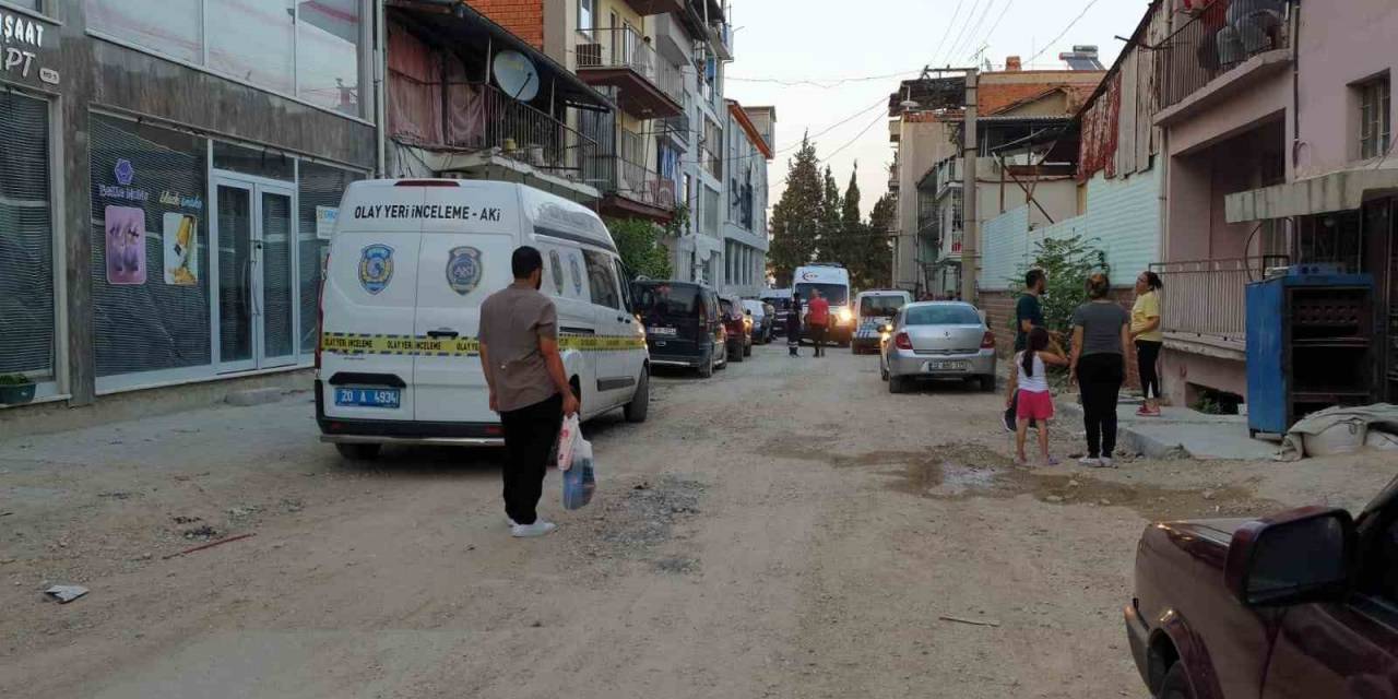 Balkondan Düşen Yaşlı Adam Hayatını Kaybetti