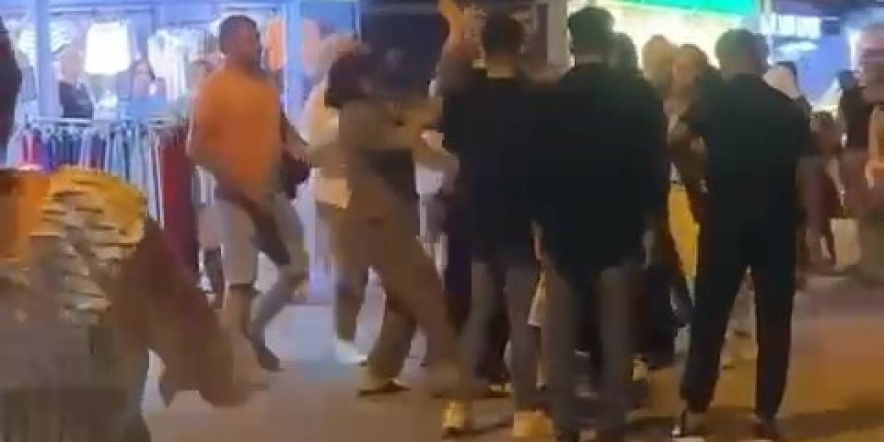 Kadınların Saç Baş Kavgası Kamerada