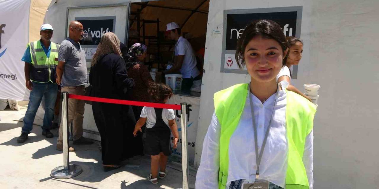 Abd’de Yaşayan Hilal Toplanan 2 Milyon Tl’lik Yardımı Depremzedelere Ulaştırdı