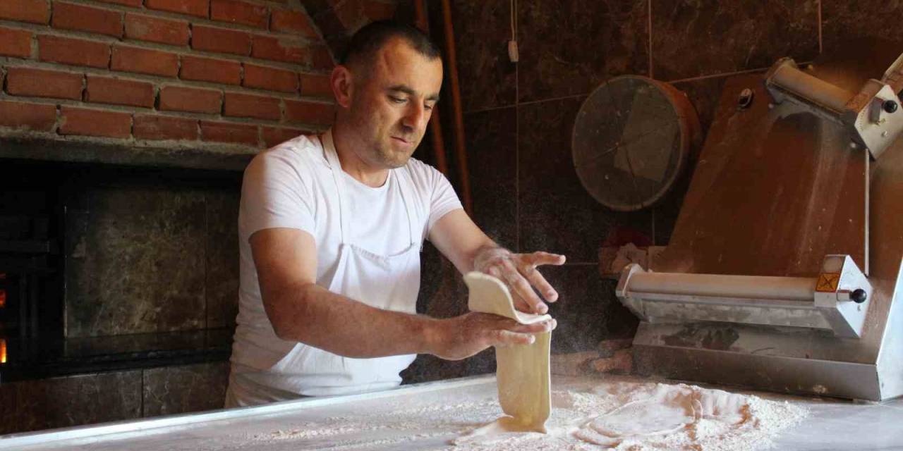 Sofraların Vazgeçilmez Lezzeti: Coğrafi İşaret Tescilli ’çarşamba Pidesi’