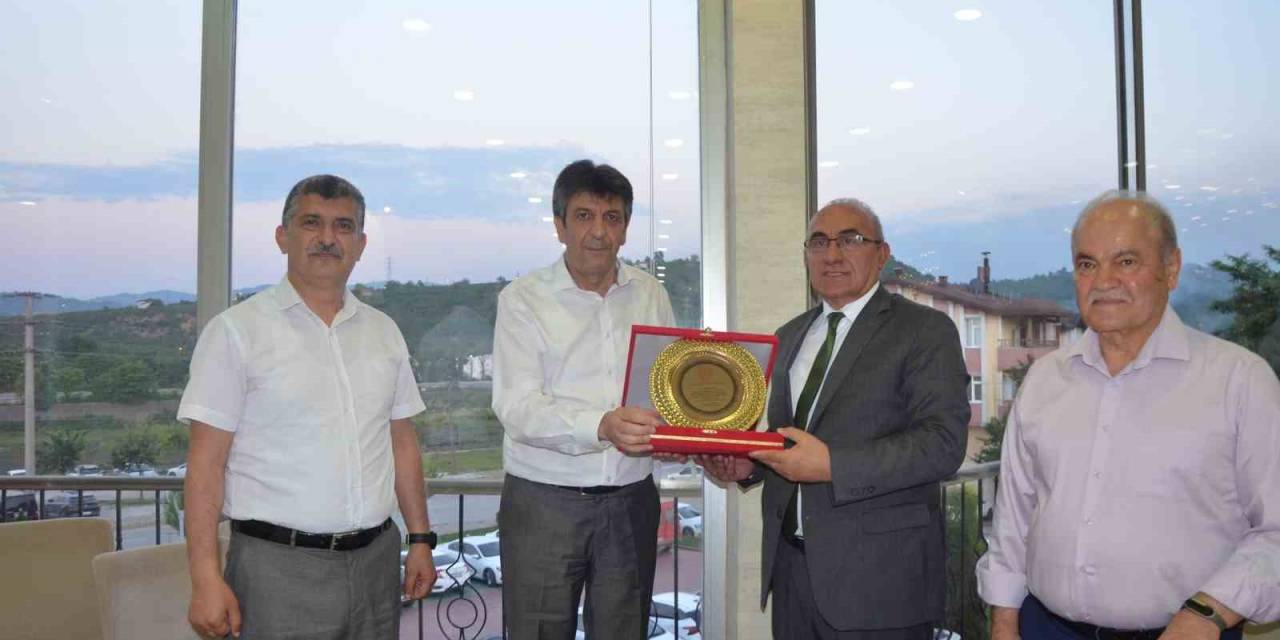 Fatsa’da Emekli Okul Müdürlerine Veda Programı