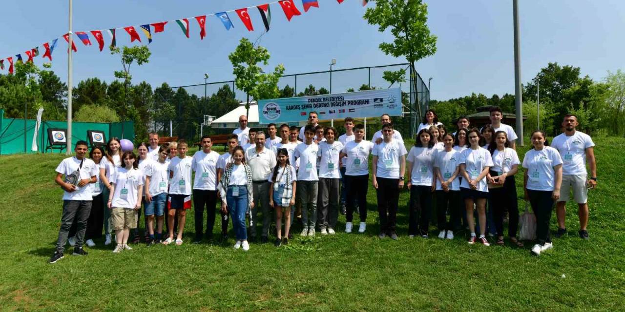 Pendik Belediyesi Kardeş Belediyelerden Gelen Öğrencileri Gençlik Kampı’nda Ağırladı
