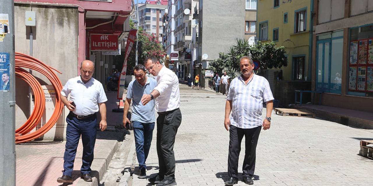 Başkan Ekim Parke Döşeme Ve Alt Yapı Çalışmalarını Yerinde İnceledi