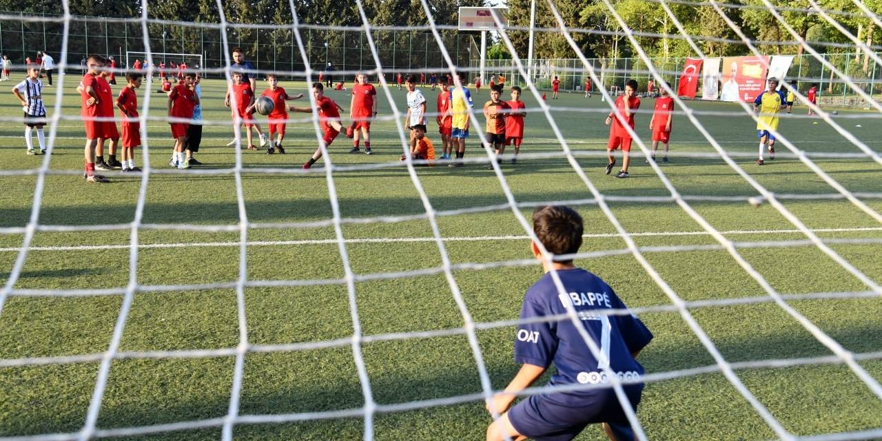 Osmaniye’de Yaz Spor Okullarında Çocuklar Eğlenerek Öğreniyor