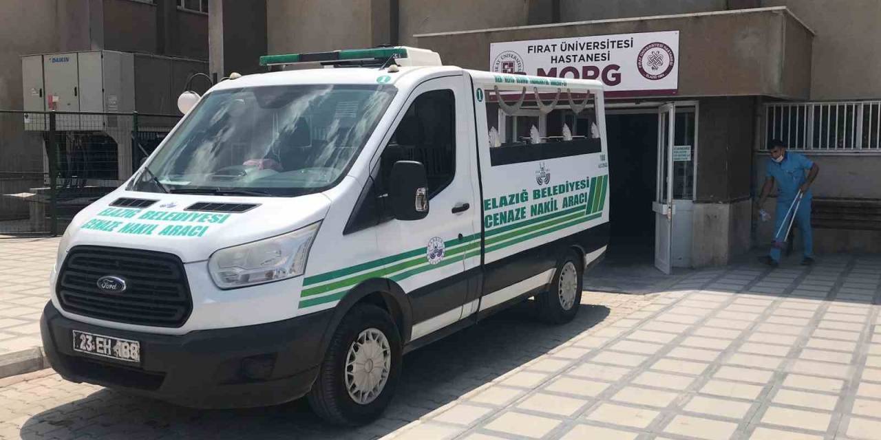 Elazığ’da Devrilen Traktörün Altında Kalan Yaşlı Adam Hayatını Kaybetti