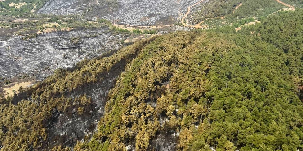 Kütahya’da Yanan Ormanlık Alanlar Havadan Görüntülendi