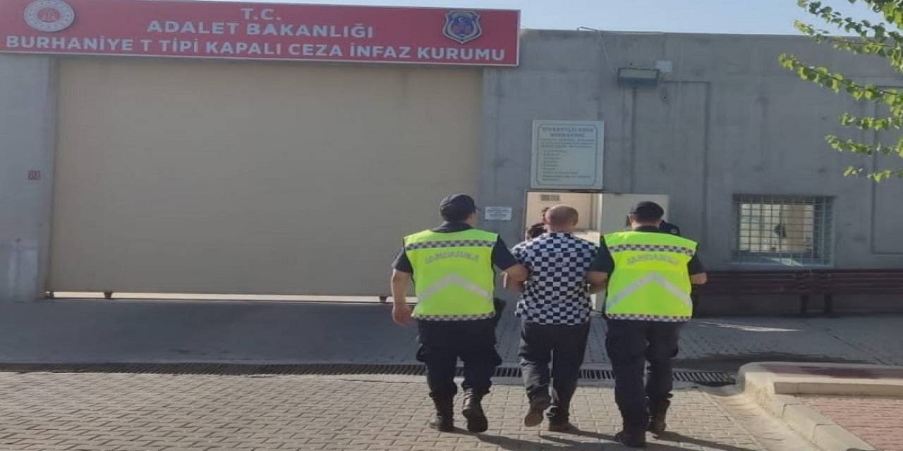 Edremit’te Aranan 2 Şahıs Jasat Tarafından Yakalandı