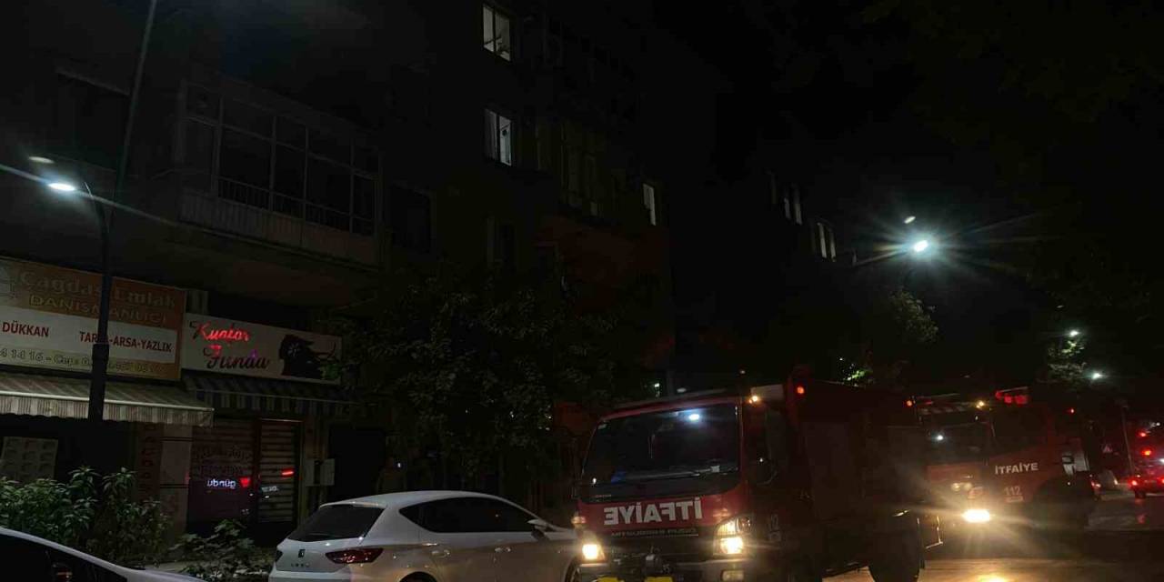 Uşak’ta Korkutan Ev Yangını: 92 Yaşındaki Kadın Dumandan Etkilendi
