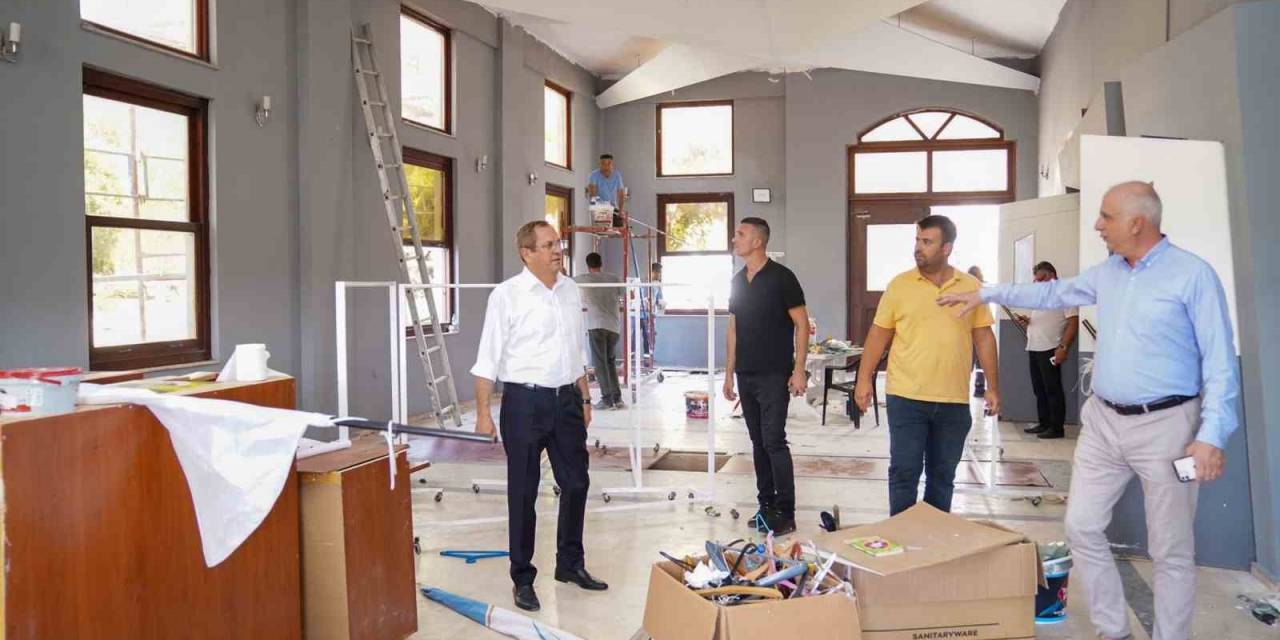 Ayvalık’ta İsmet İnönü Kültür Merkezi A’dan Z’ye Yenileniyor