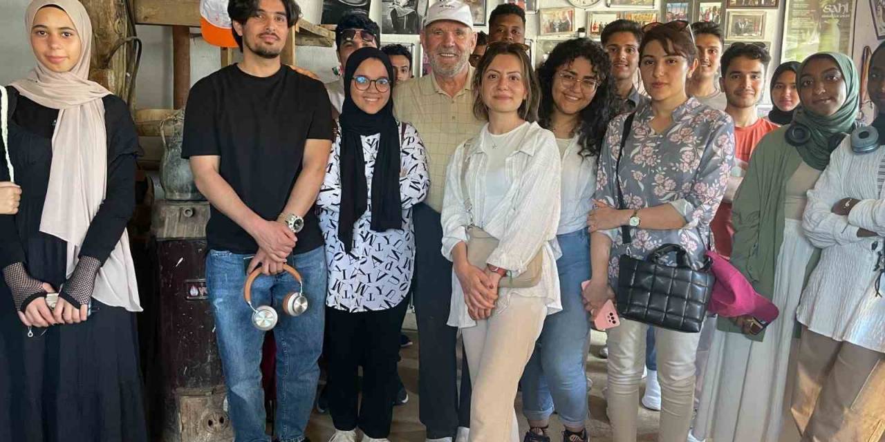 Yabancı Uyruklu Öğrenciler Çömlek Yaptı