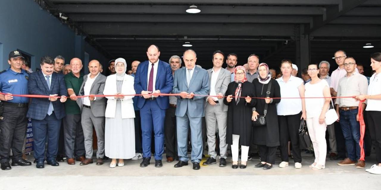 Altınova Kapalı Pazaryeri Törenle Açıldı