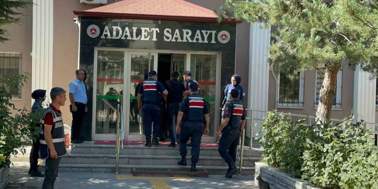 8 Kişinin Öldüğü Kaza Sonrası Gözaltına Alınan Şoför Adliyeye Sevk Edildi