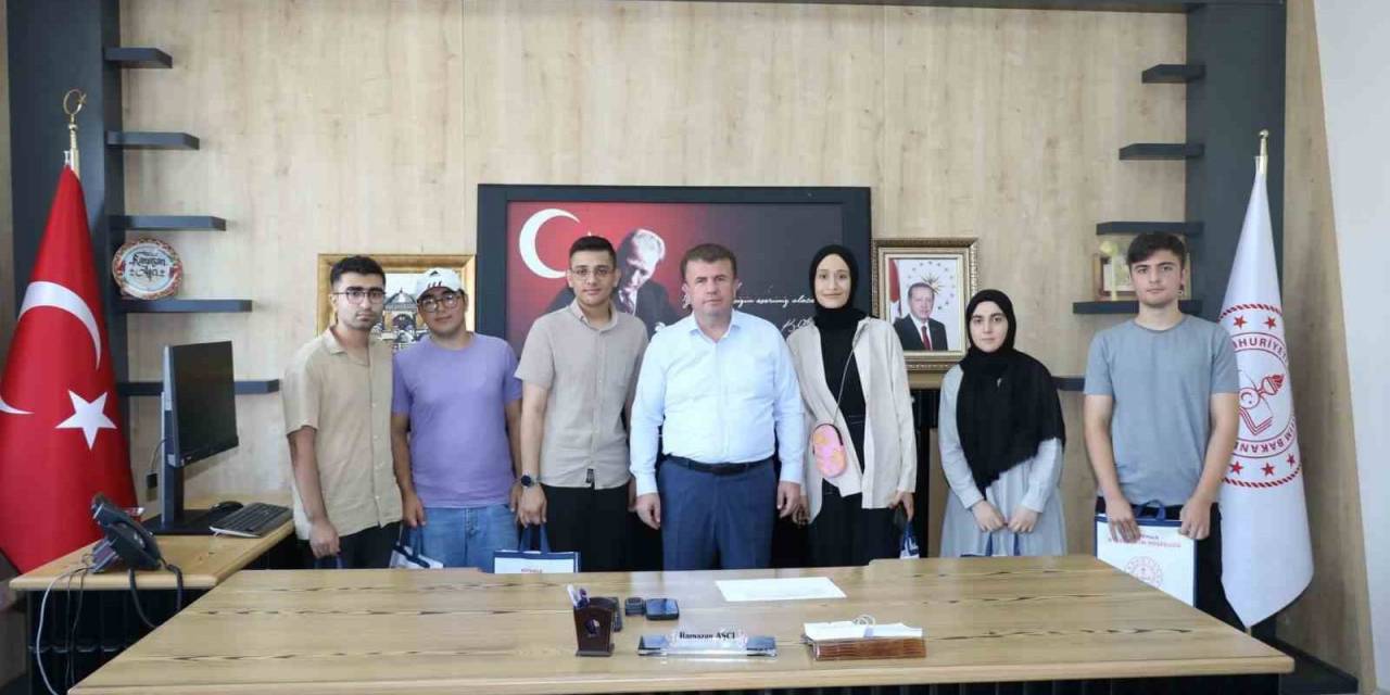 Müdür Aşçı, Derece Yapan Öğrencileri Makamında Ağırladı