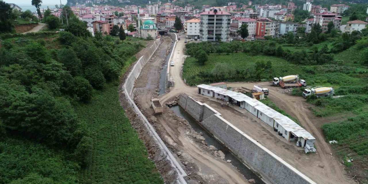 Artvin’de Taşkın Kontrol Çalışmaları Devam Ediyor