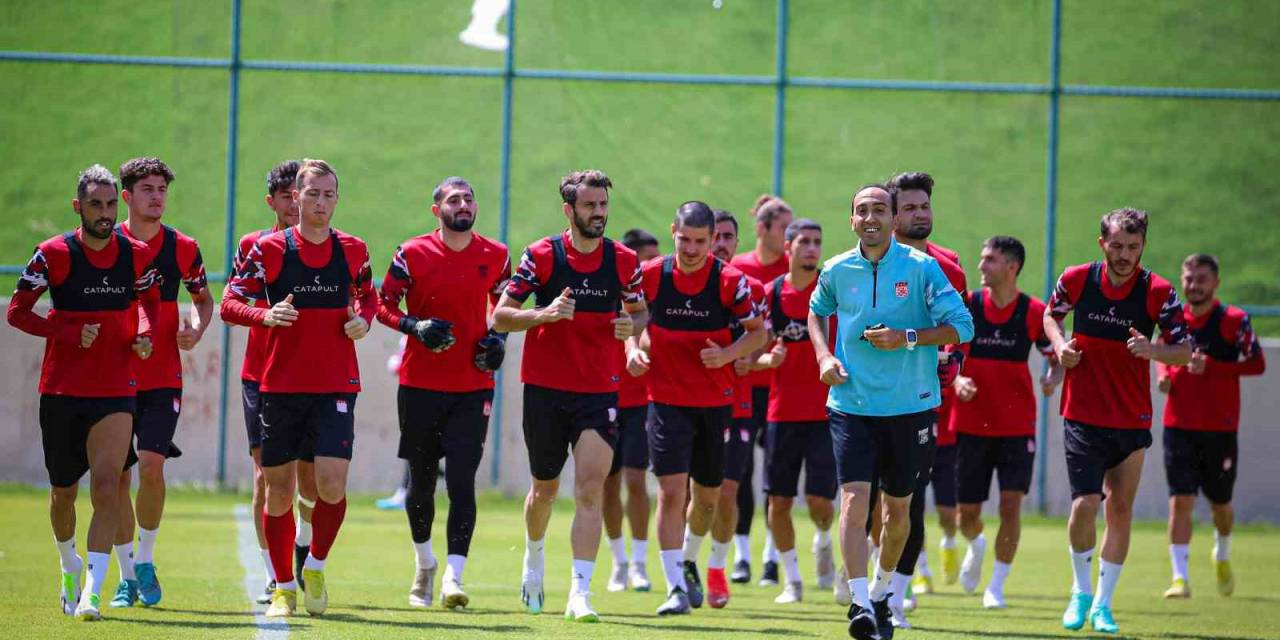 Sivasspor, Minyatür Kalede Maç Yaptı