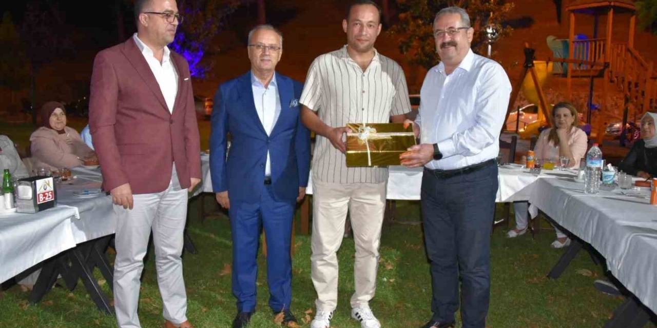 Salihli’de Başsavcı Mustafa Balık’a Veda Yemeği