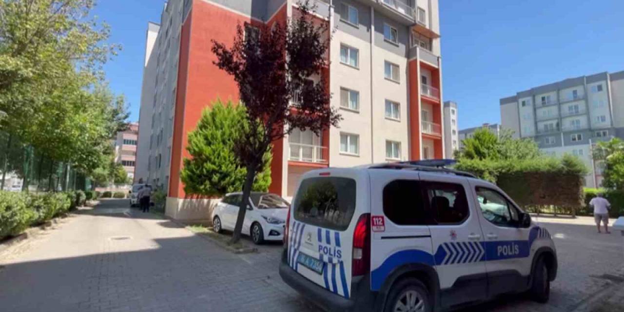 Cam Balkon Takarken 7. Kattan Düşen Genç Hayatını Kaybetti