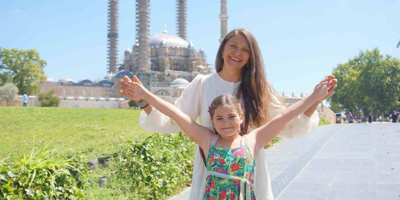 Dönüş Yolcuğuna Geçen Gurbetçi Aile, Edirne’ye Hayran Kaldı