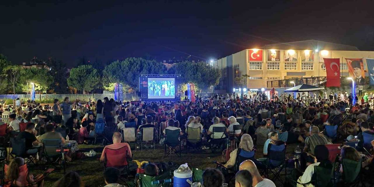 Aydın Büyükşehir Belediyesi’nin Sinema Geceleri Beğeni Topluyor
