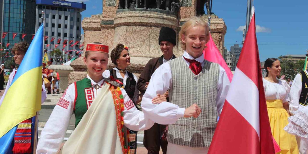 Uluslararası İstanbul Büyükçekmece Kültür Ve Sanat Festivali Başladı