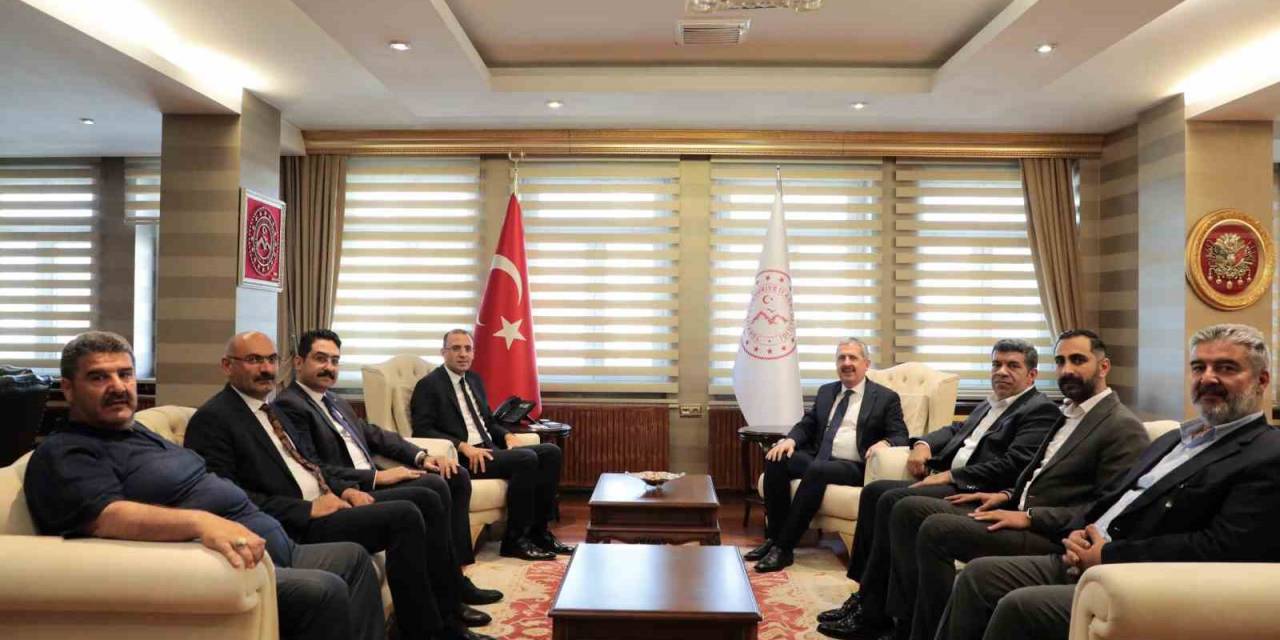 Ağrı’da Ticaret Bakan Yardımcısı Gürcan’dan Valilik Ziyareti