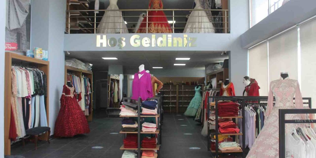 Tekkeköy’de Gelinlik Ve Damatlıklar Hayır Çarşısı’ndan