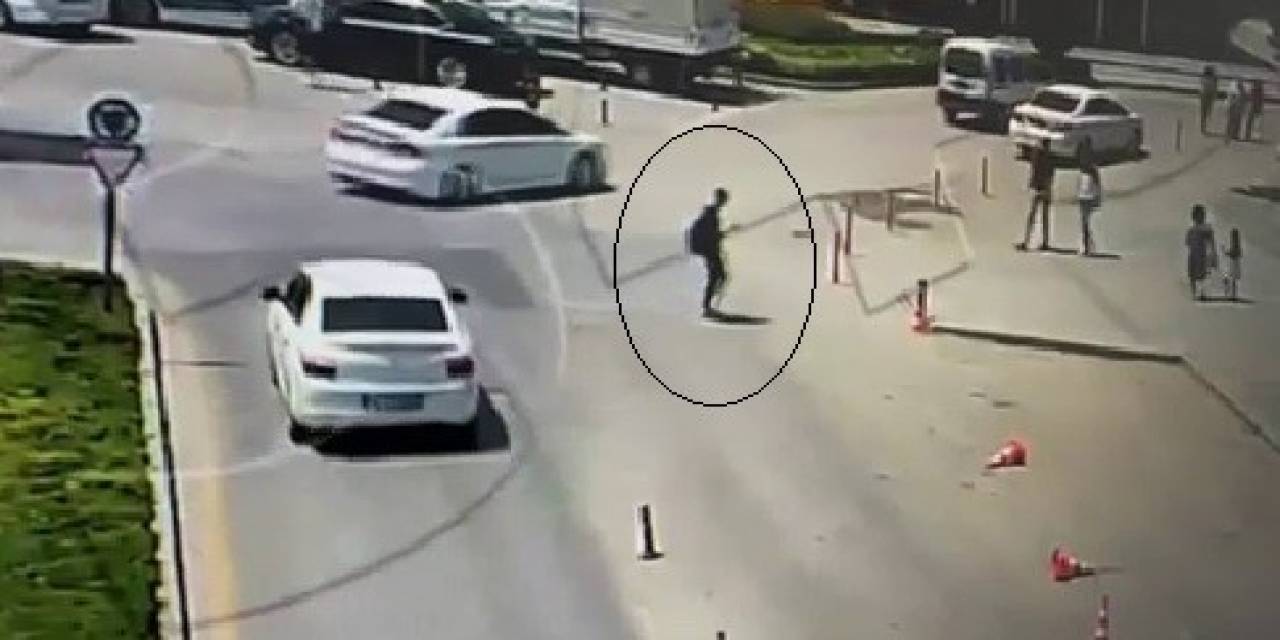 Kendini Polis Ve Savcı Olarak Tanıtan Dolandırıcıya Polisten Suçüstü