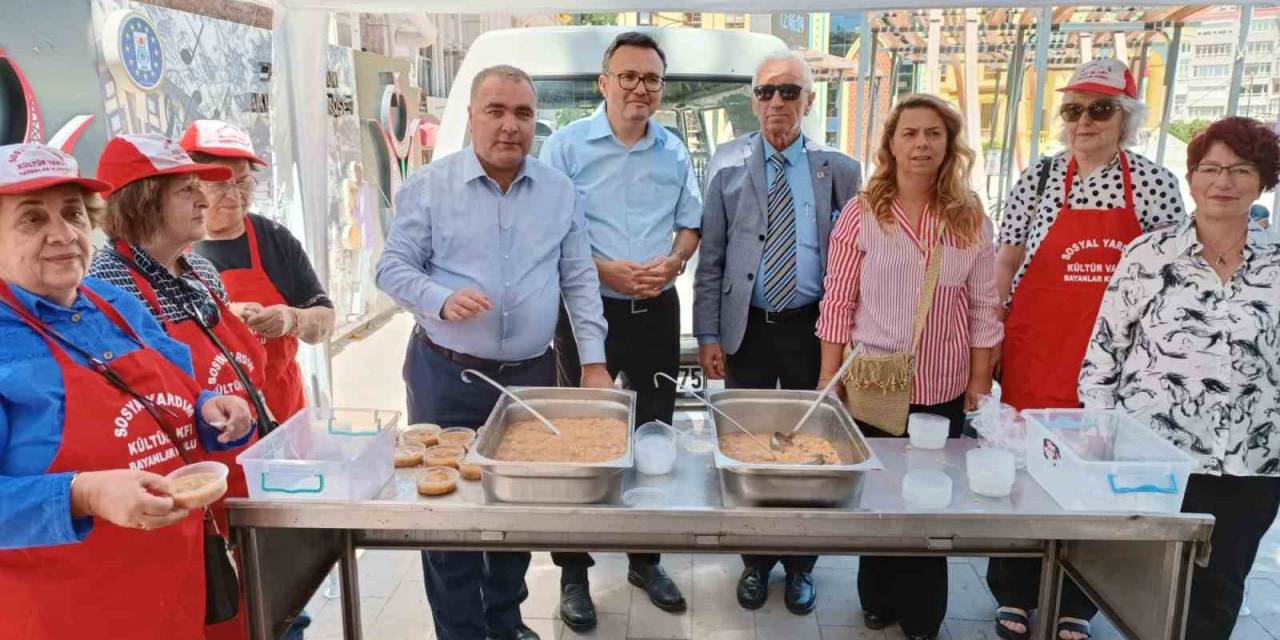 Sosyal Yardım Ve Kültür Vakfından Aşure İkramı