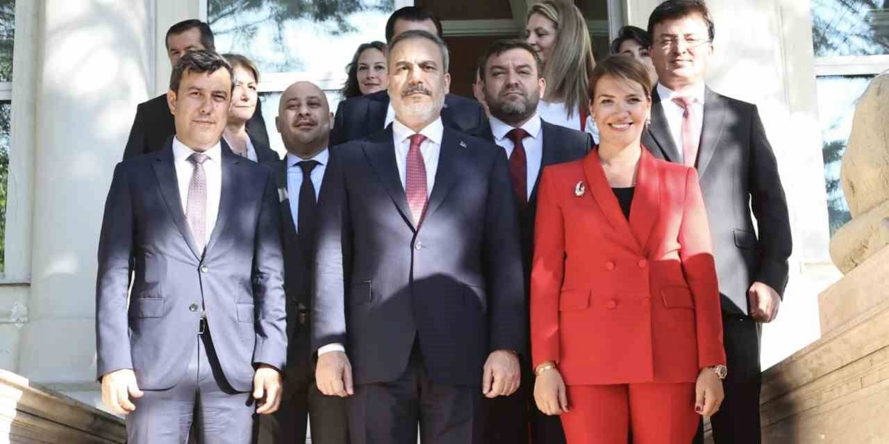 Bakan Fidan, Türkiye’nin Budapeşte Büyükelçiliğini Ziyaret Etti