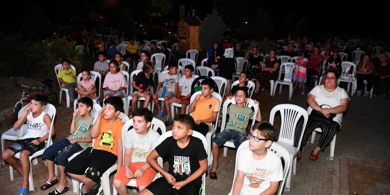 Osmaniye’de Mahalle Sinema Gösterimleri Başladı