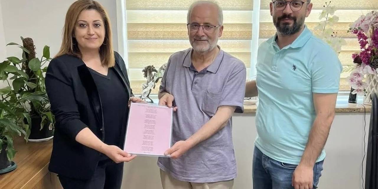 Tedavi Gören Eşi Eski Sağlığına Kavuşunca Doktor Ve Hemşirelere Şiirler Yazdı