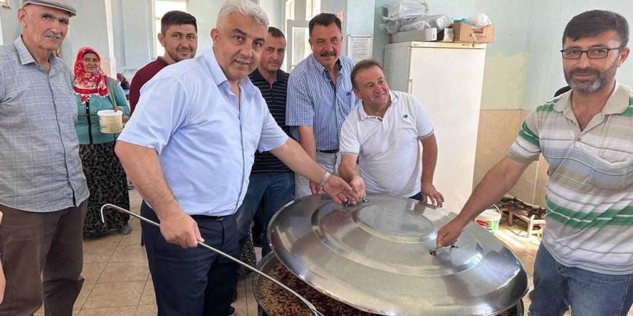 Kutluhallar Köyünde Geleneksel Aşure Etkinliği