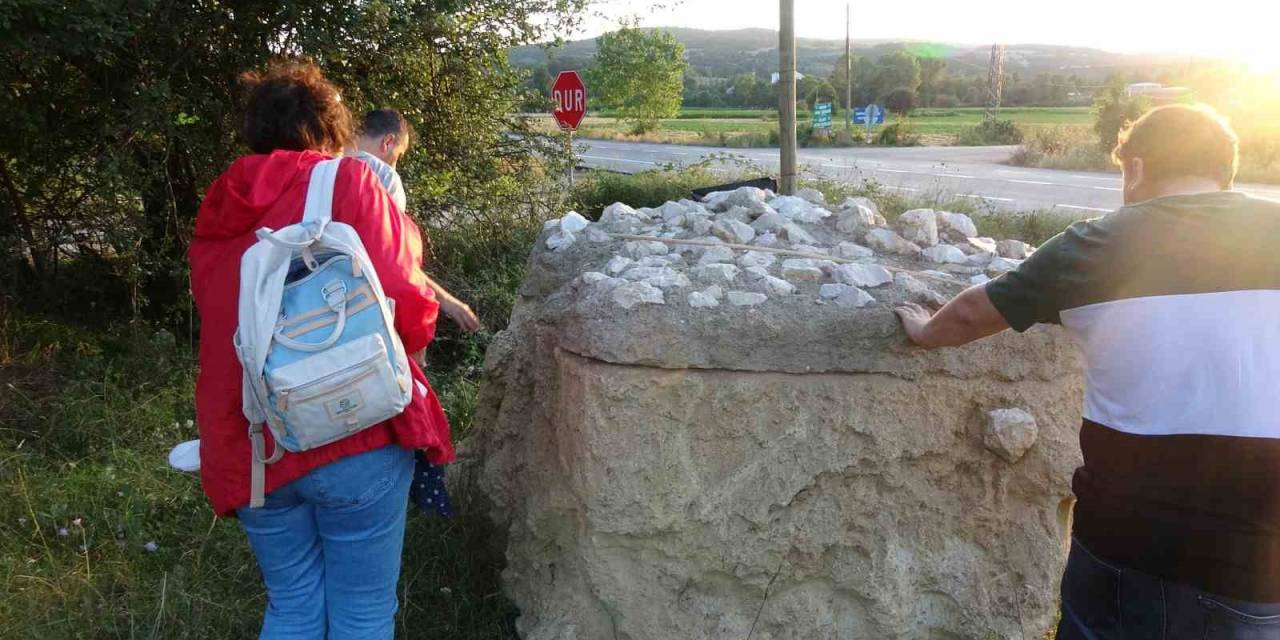 Vatandaş Lahit Mezar Sandı, Üzerine Beton Dökülmüş Kayaç Çıktı
