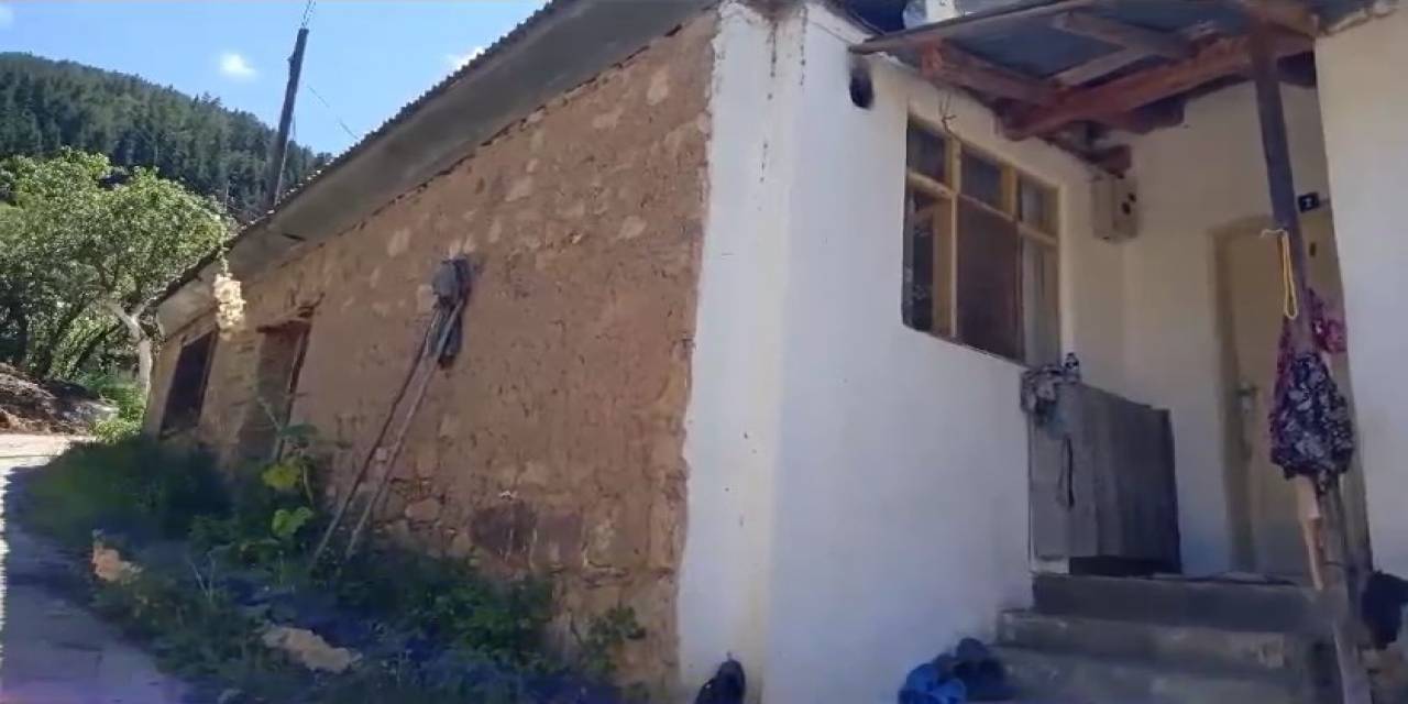 Akrabaların Hayvan Gübresi Dökme Kavgası Cep Telefonuna Yansıdı