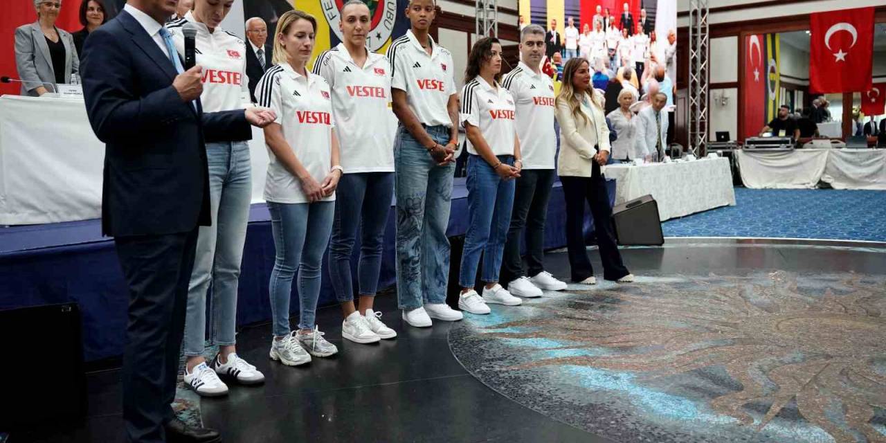 Filenin Sultanları Ydk Toplantısı’nda Ayakta Alkışlandı