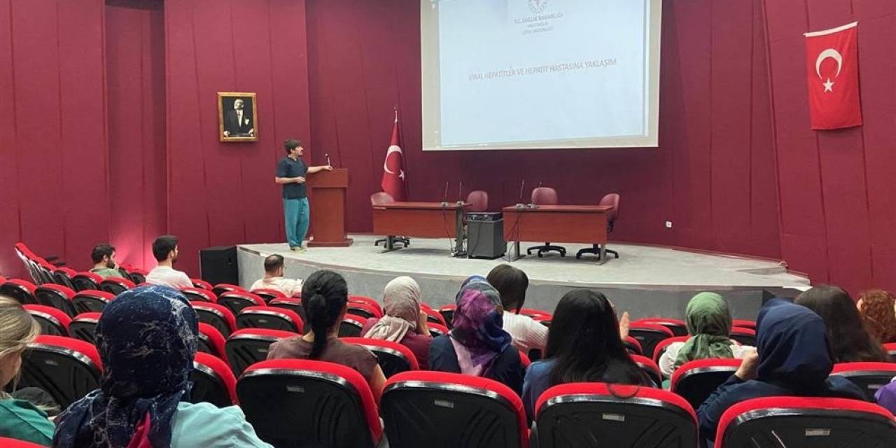 Sağlık Çalışanlarına Farkındalık Eğitimi Verildi