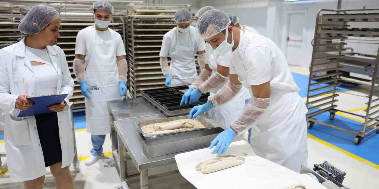 Halk Ekmek Bir Yılda 9 Milyon Ekmeği Antalyalılar İle Buluşturdu