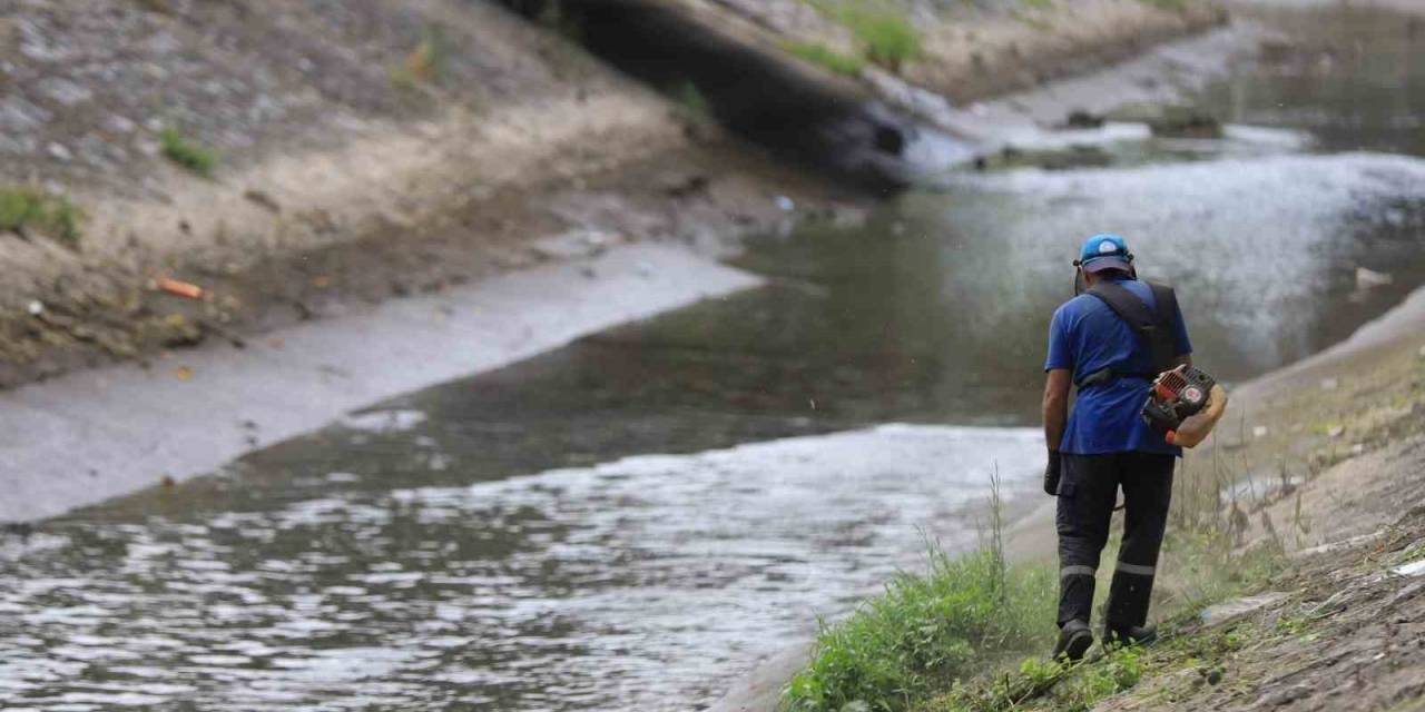 Çark Deresi Etrafı Temizlendi