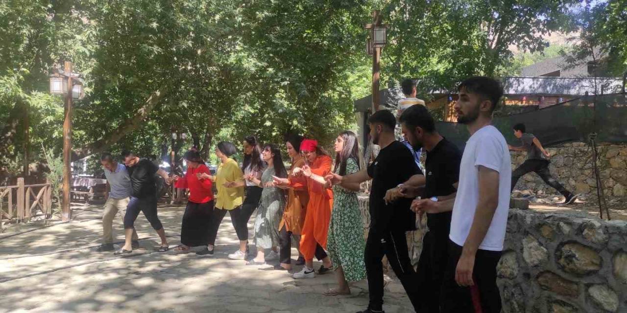 Batman’da Artan Sıcaklıktan Bunalan Vatandaşlar Mesire Alanlarına Akın Etti