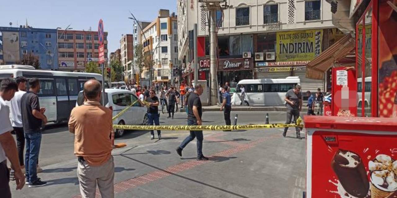 Batman’da Cadde Ortasında Kurşun Yağmuruna Tutulan Genç Öldü