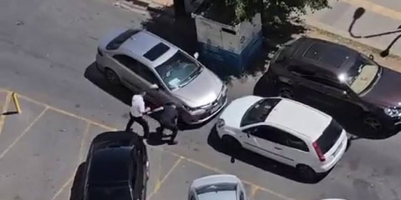 Ters Yönden Girdi, Karşısındaki Araç Sürücüsü Yol Vermeyince Lastiği Patlatıp Kaçtı
