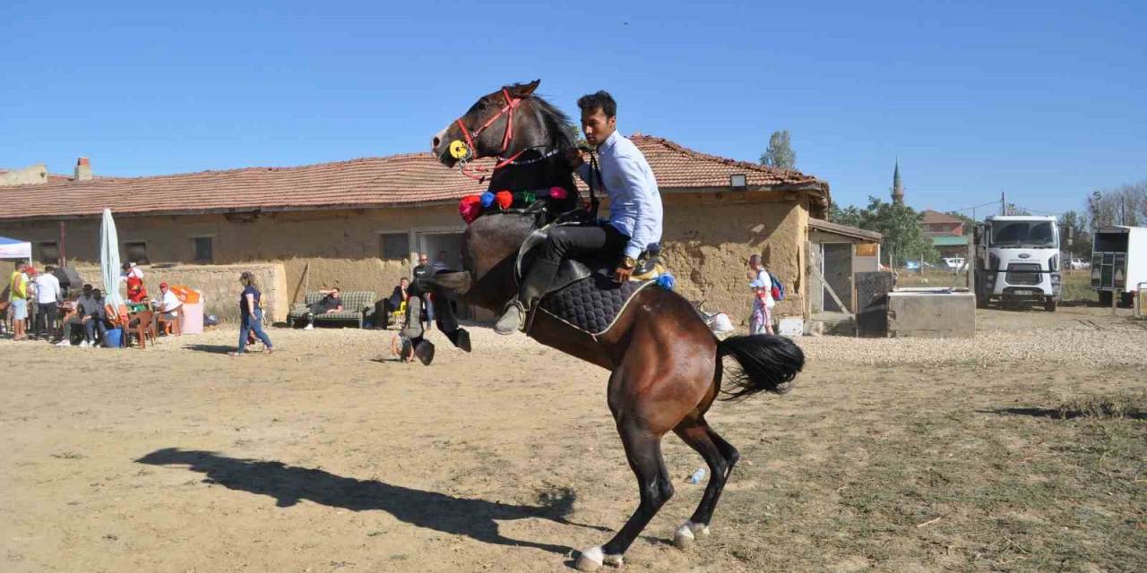 Eskişehir’in İlk Cirit Takımı Görkemli Bir Organizasyonla Duyuruldu