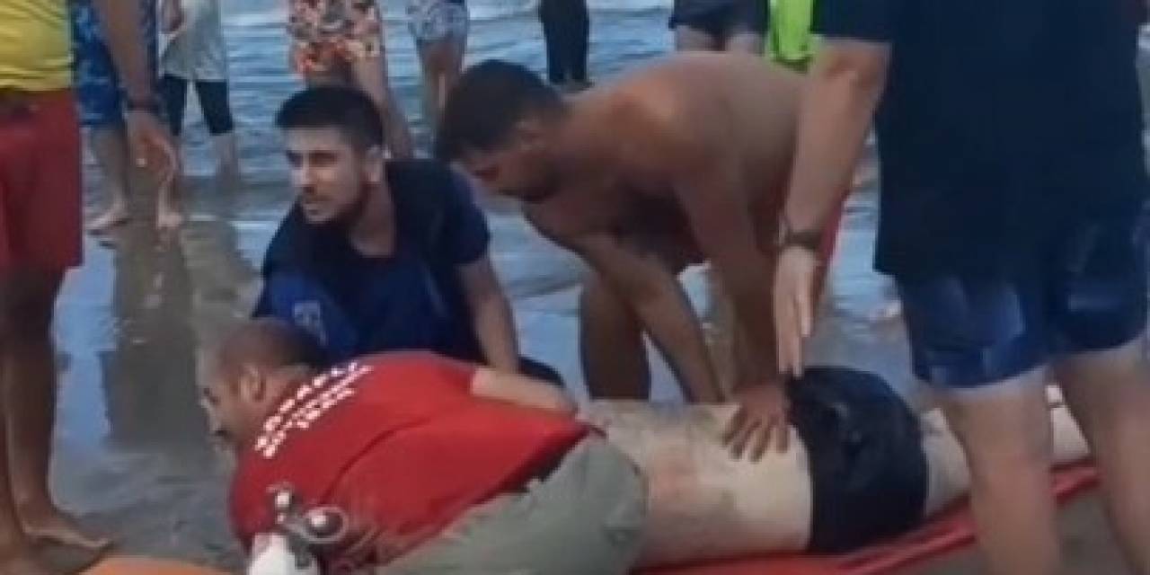 Serinlemek İçin Denize Giren 2 Kişi Boğulmaktan Kurtarıldı