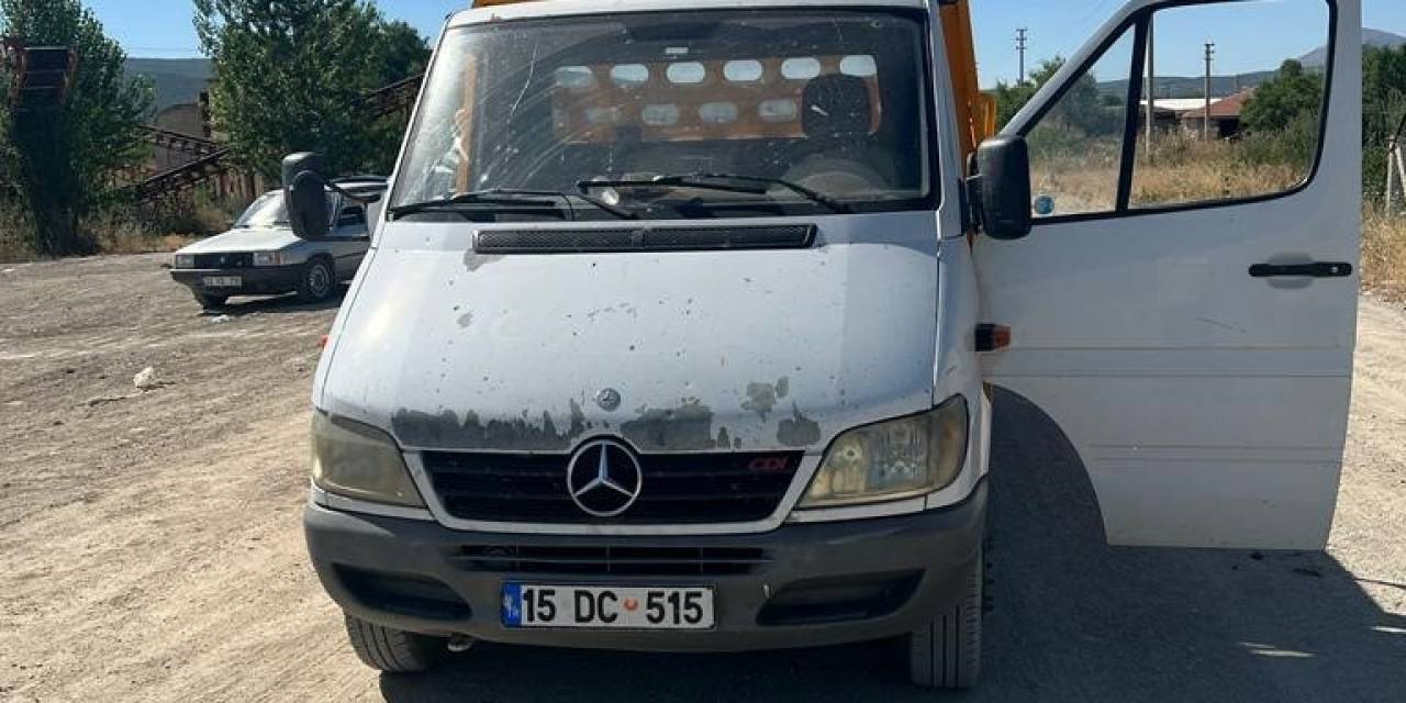 Kamyonetin Kapısını Açarak Düşen 3 Yaşındaki Çocuk Hayatını Kaybetti